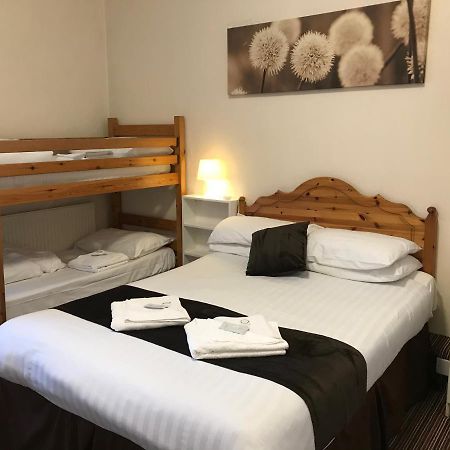 The Feathers Hotel Blackpool Buitenkant foto