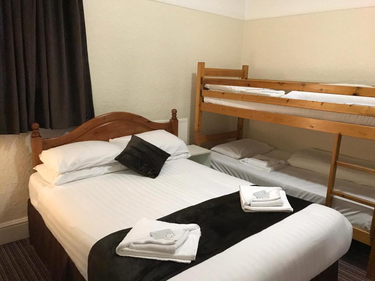 The Feathers Hotel Blackpool Buitenkant foto