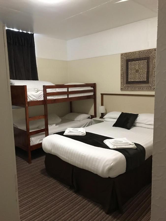 The Feathers Hotel Blackpool Buitenkant foto
