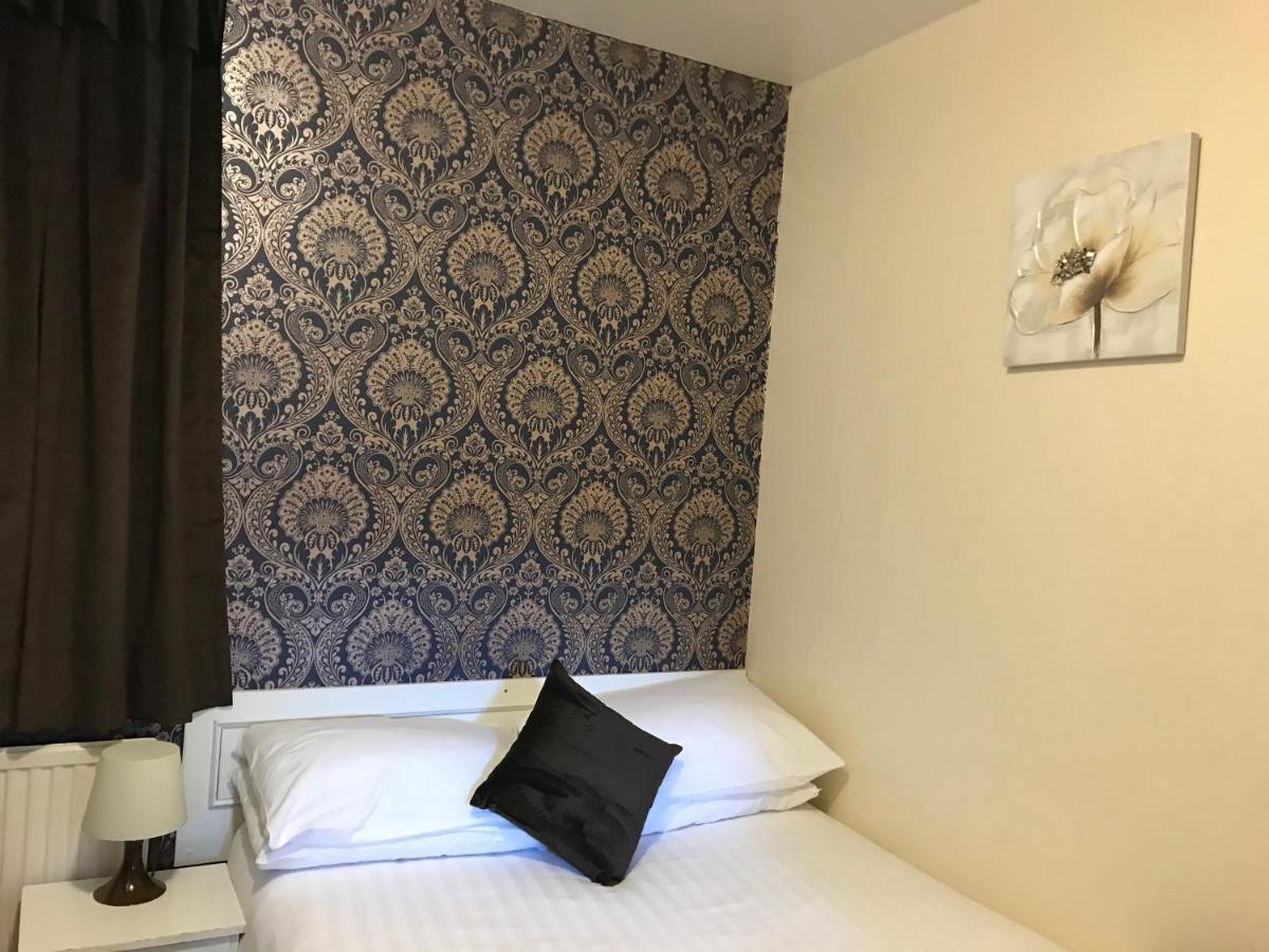 The Feathers Hotel Blackpool Buitenkant foto